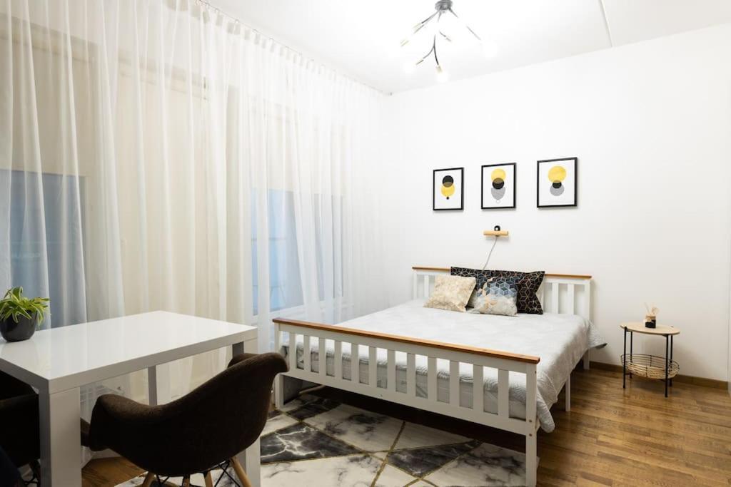 Modern & Cozy Place In The Very Heart Of Tallinn Exterior photo