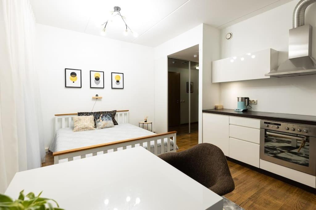 Modern & Cozy Place In The Very Heart Of Tallinn Exterior photo